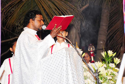 Christians mark Maundy Thursday in twin districts in solemnity 1